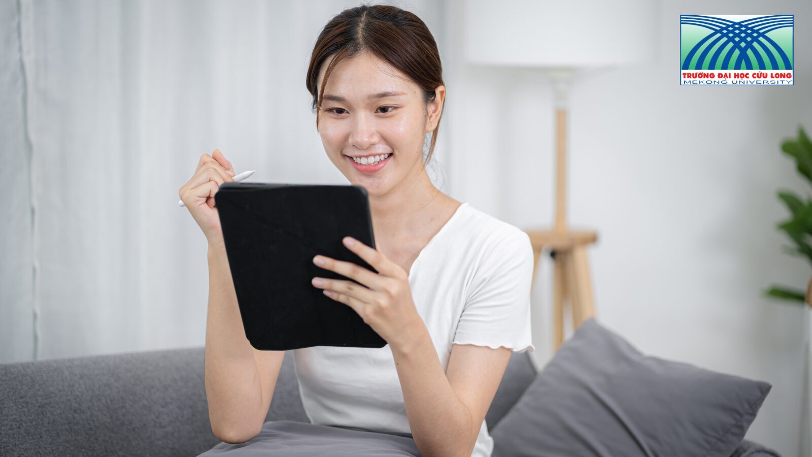 ẢNH WEB TS HUTECH